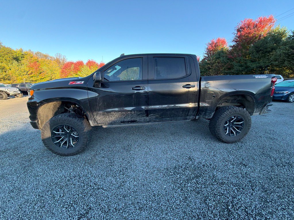 Used 2025 Chevrolet Silverado 1500 LT Trail Boss w/ Convenience Package II AWD/4WD image 4