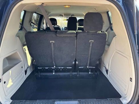 Used 2016 Dodge Grand Caravan American Value Package w/ UConnect Hands-Free Group image 17