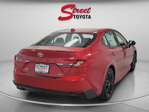 Used 2025 Toyota Camry SE w/ Convenience Package AWD/4WD image 4