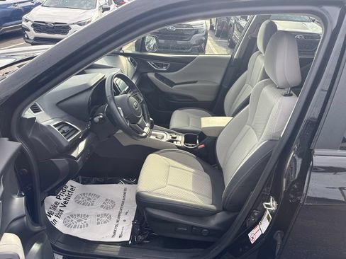 Used 2019 Subaru Forester Premium AWD/4WD image 9