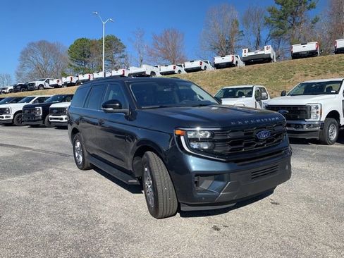 New 2025 Ford Expedition Active RWD image 2