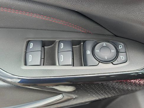 Used 2025 Chevrolet Trax RS w/ Driver Confidence Package FWD image 17