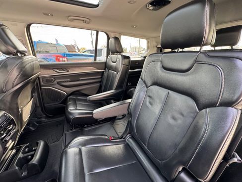 Used 2021 Jeep Grand Cherokee L Limited AWD/4WD image 27