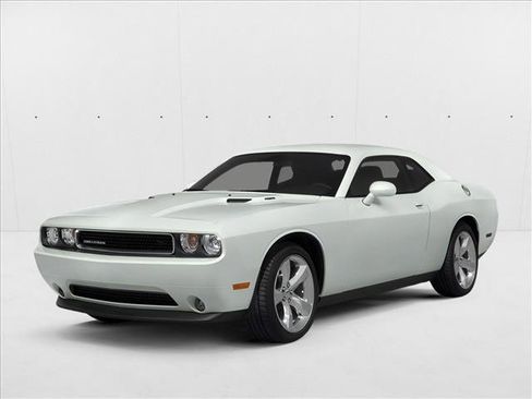 Used 2014 Dodge Challenger R/T image 1