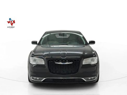 Used 2017 Chrysler 300 C w/ Safetytec Plus Group RWD image 7
