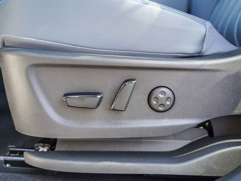 New 2025 Nissan Ariya Platinum image 25