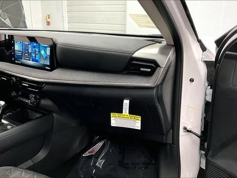 New 2026 Nissan Kicks SV w/ Cold Weather Package FWD image 34