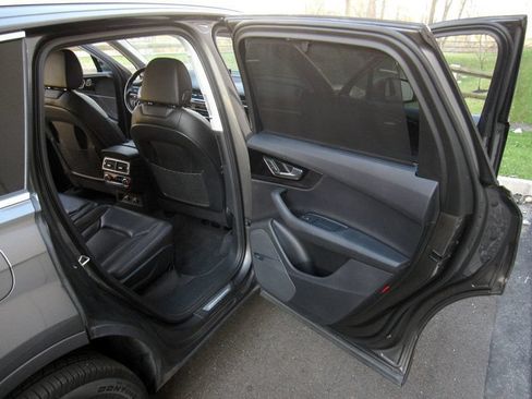 Used 2019 Audi Q7 3.0T Premium Plus w/ Premium Plus Package AWD/4WD image 26