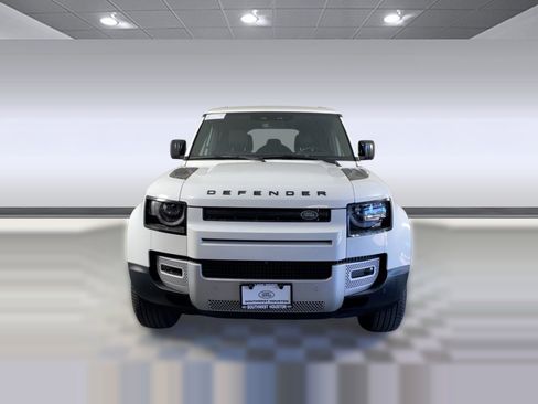 Used 2025 Land Rover Defender 110 S image 4