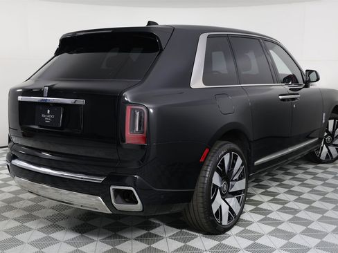 New 2026 Rolls-Royce Cullinan image 7