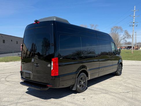 Used 2019 Mercedes-Benz Sprinter 2500 w/ Acoustic Package image 4
