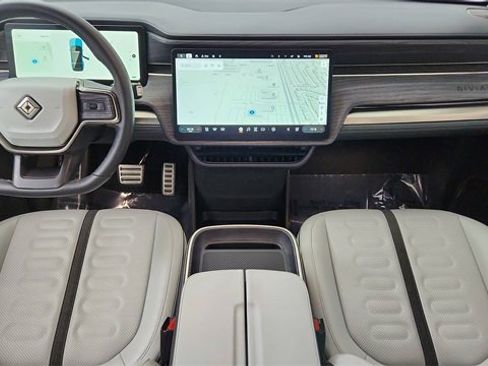 Used 2024 Rivian R1S Launch Edition image 20
