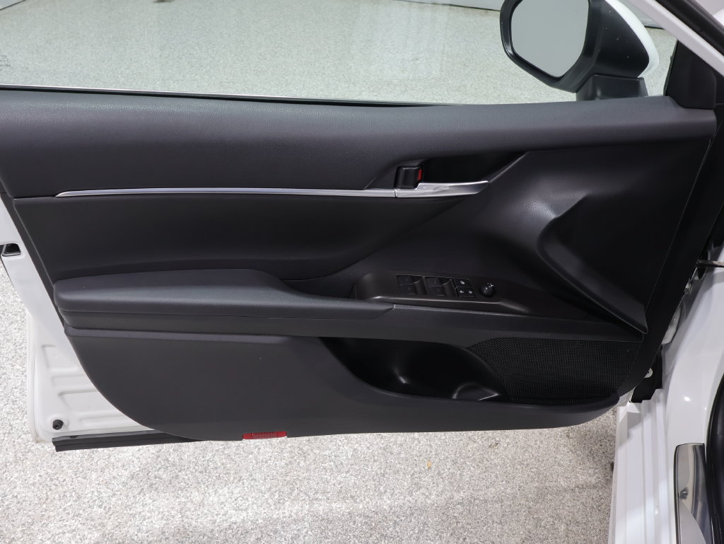Used 2024 Toyota Camry SE FWD image 12