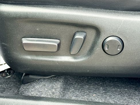 Used 2017 Toyota RAV4 Platinum image 23