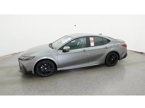 New 2026 Toyota Camry SE image 2