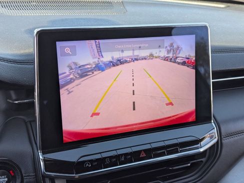 Used 2022 Jeep Compass Limited image 25