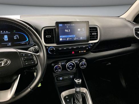 Used 2023 Hyundai Venue SEL FWD image 9