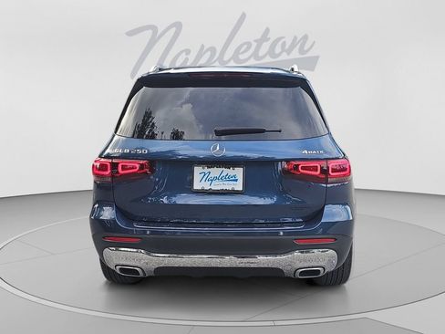 Used 2023 Mercedes-Benz GLB 250 4MATIC w/ Premium Package image 4