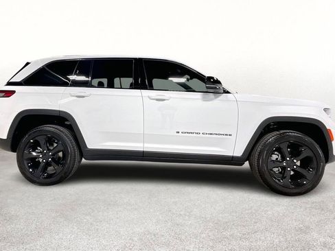 New 2025 Jeep Grand Cherokee Limited w/ Black Appearance Package image 16
