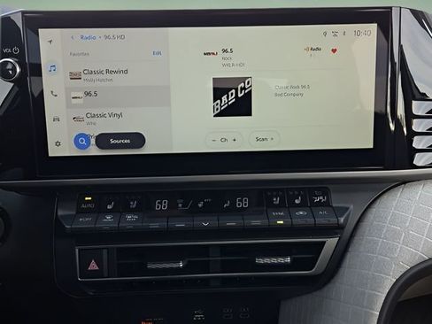 Used 2026 Toyota Camry XLE w/ Premium Plus Package image 31