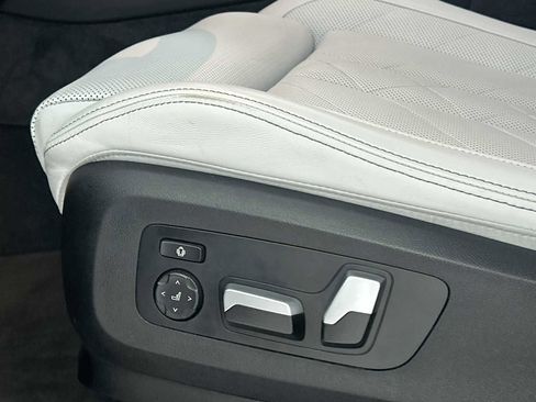 Used 2024 BMW X5 xDrive40i w/ Premium Package image 14