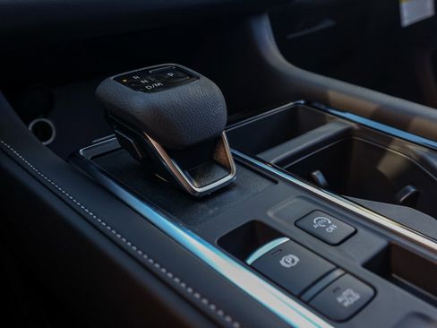 New 2025 Nissan Pathfinder SV image 31