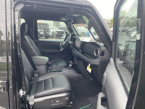 New 2025 Jeep Wrangler Sahara image 28