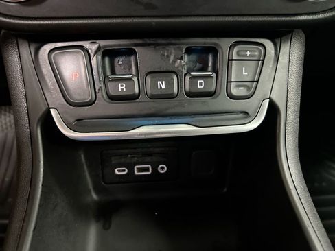 Used 2019 GMC Terrain SLT FWD image 17