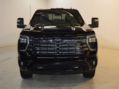 Used 2024 Chevrolet Silverado 2500 High Country w/ Midnight Edition image 8