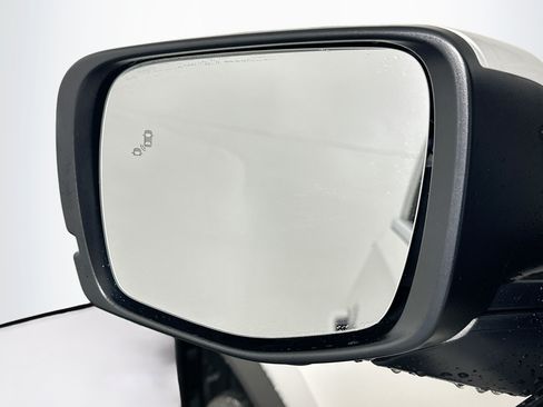 Used 2025 Honda Pilot EX-L image 16