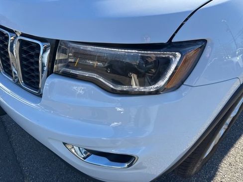 Used 2022 Jeep Grand Cherokee Laredo X image 29