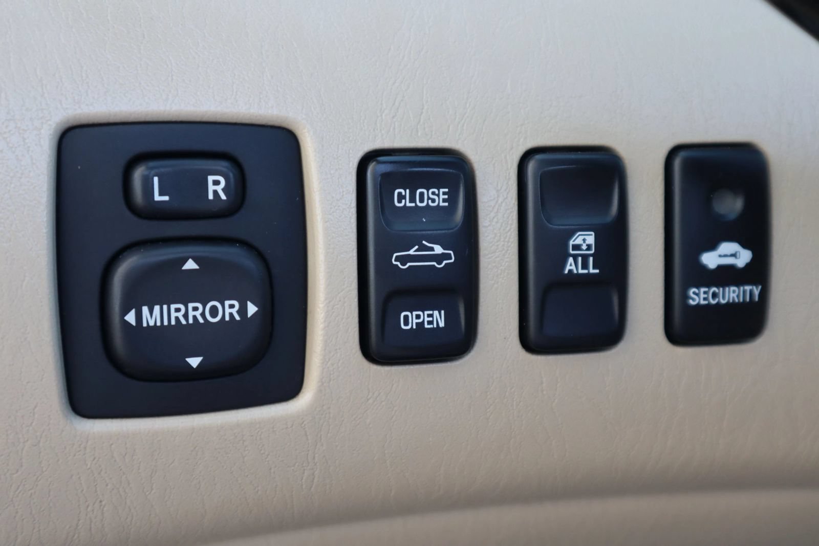Used 2006 Toyota Solara SLE FWD image 23