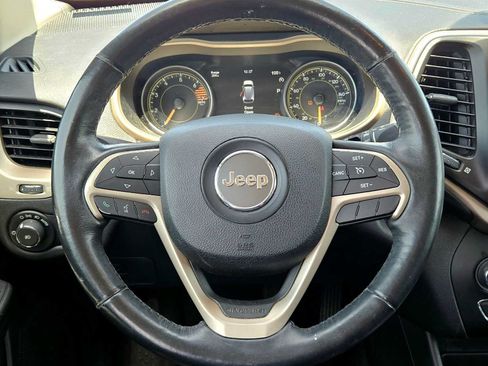 Used 2016 Jeep Cherokee Limited FWD image 17