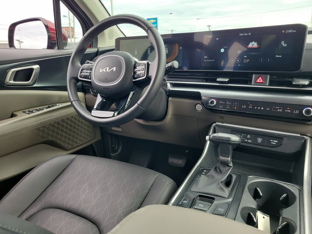 Used 2026 Kia Carnival FWD image 13