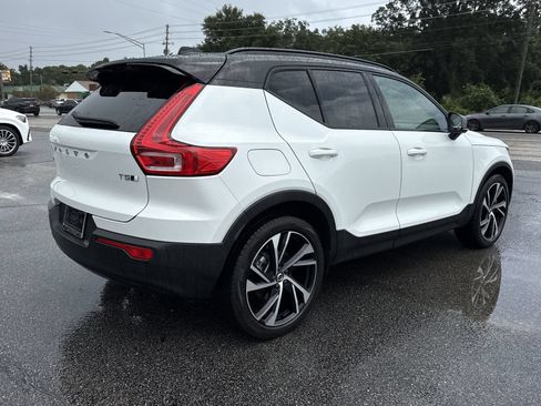 Used 2022 Volvo XC40 T5 R-Design w/ Advanced Package AWD/4WD image 5