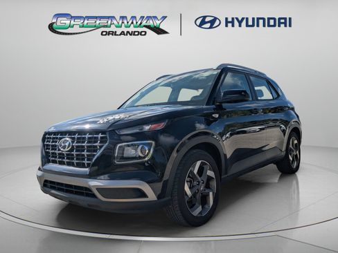 Used 2024 Hyundai Venue SEL FWD image 4