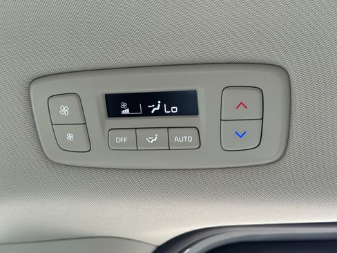 Used 2025 Kia Carnival SX Prestige FWD image 42