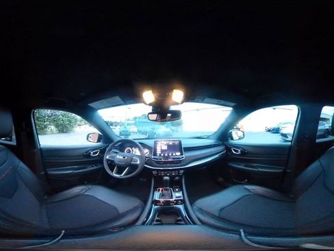 Used 2025 Jeep Compass Trailhawk image 42