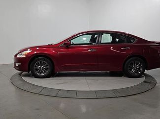 Used 2015 Nissan Altima 2.5 S w/ Special Edition Package FWD video 2