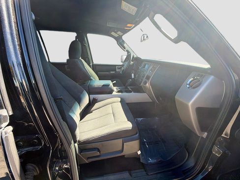 Used 2017 Ford Expedition EL XLT image 14