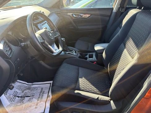 Used 2020 Nissan Rogue SV image 8