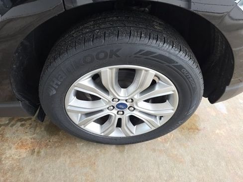 Used 2019 Ford Edge Titanium AWD/4WD image 49