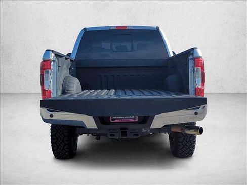 Used 2018 Ford F250 Lariat w/ Chrome Package image 9