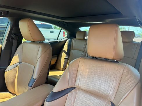 Used 2019 Lexus ES 350 w/ Accessory Package FWD image 17