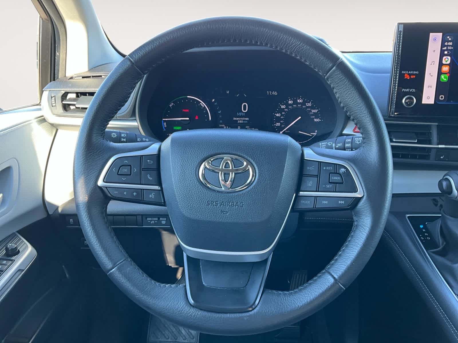Used 2025 Toyota Sienna XLE FWD image 12