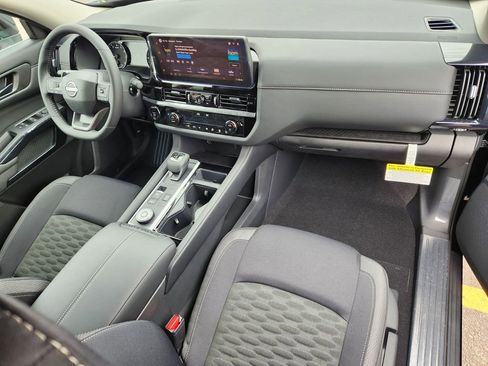 New 2026 Nissan Pathfinder SV image 15