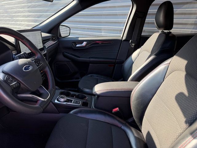 Used 2024 Ford Escape ST-Line w/ Tech Pack #1 AWD/4WD image 16