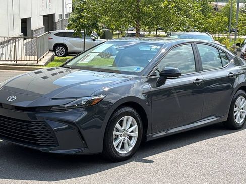 Used 2025 Toyota Camry LE FWD image 2