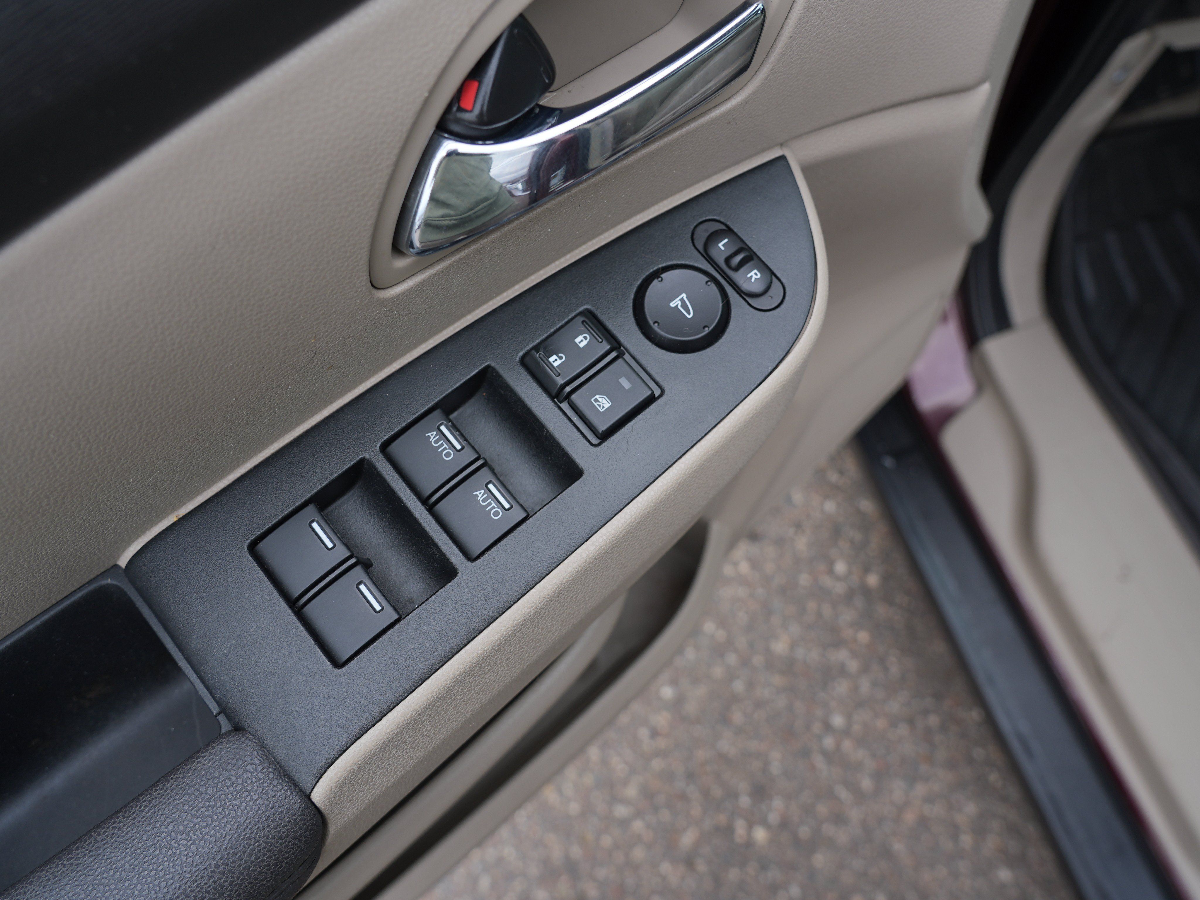 Used 2015 Honda Odyssey EX-L image 15