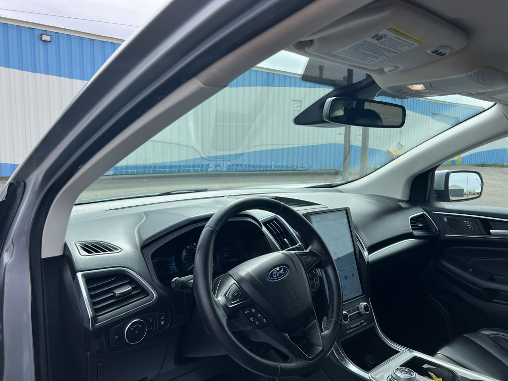 Used 2022 Ford Edge Titanium w/ Equipment Group 301A AWD/4WD image 26